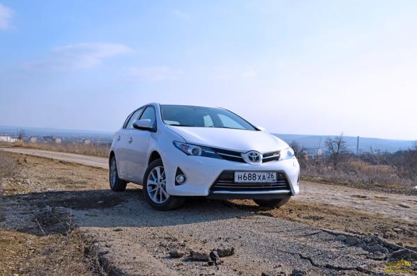 Второе поколение Toyota Auris: тест-драйв